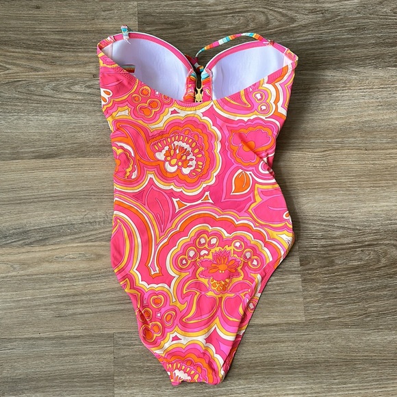 TRINA TURK STANDARD TWIST FRONT CUTOUT BANDEAU ONE PIECE SWIMSUIT WOMENS 8 - Picture 7 of 8